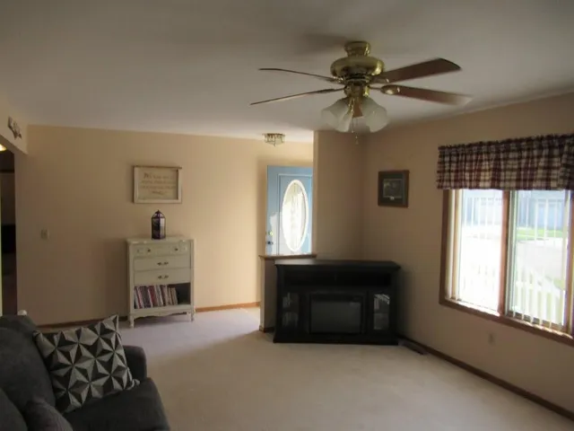 $379,900 | 305 East Veteran's Drive, Luverne, MN 56156