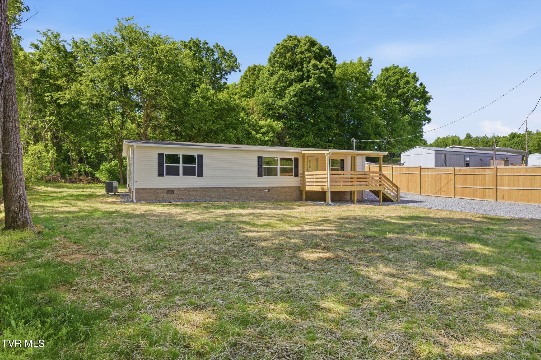 1030 Fishpond Road Chuckey, TN 37641 - Photo 3 of 30 4-web-or-mls-DZ3A9749