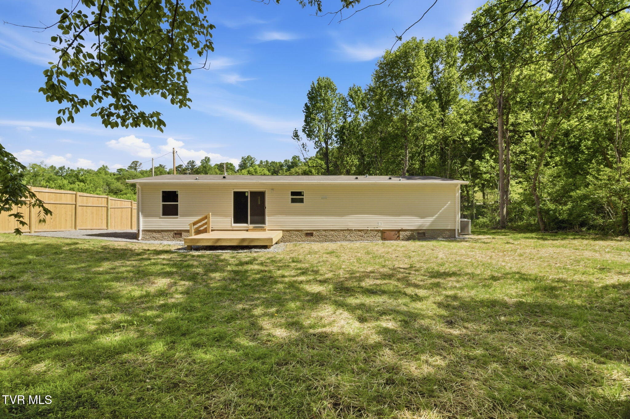 1030 Fishpond Road Chuckey, TN 37641 - Photo 6 of 30 5-web-or-mls-DZ3A9755
