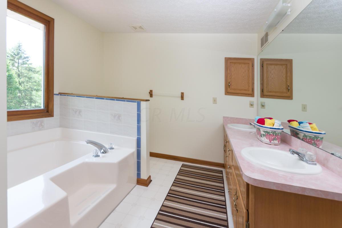 1400 Warren Road Delaware, OH 43015 - Photo 32 of 47