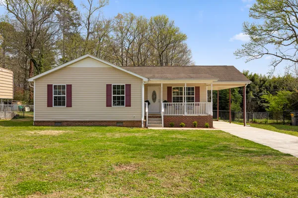 $300,000 | 124 Headlyn Drive, Hixson, TN 37343