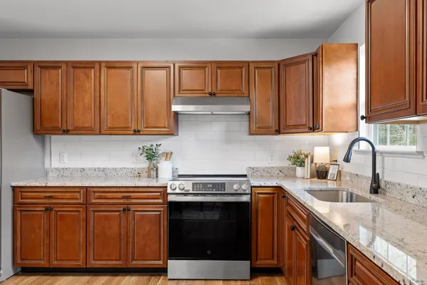 $300,000 | 124 Headlyn Drive, Hixson, TN 37343