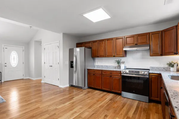 $300,000 | 124 Headlyn Drive, Hixson, TN 37343