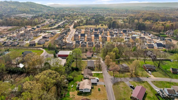 $300,000 | 124 Headlyn Drive, Hixson, TN 37343