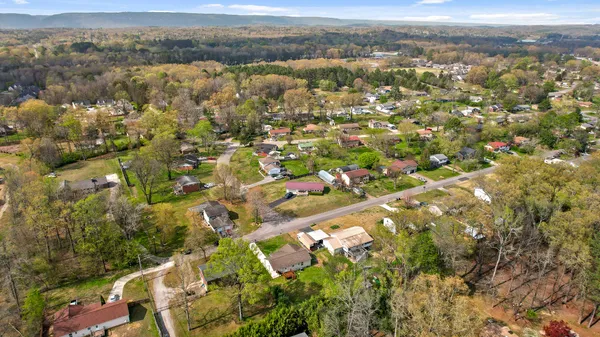 $300,000 | 124 Headlyn Drive, Hixson, TN 37343