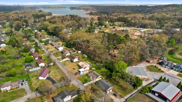 $300,000 | 124 Headlyn Drive, Hixson, TN 37343