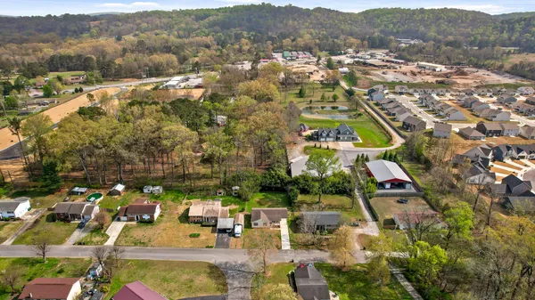 $300,000 | 124 Headlyn Drive, Hixson, TN 37343