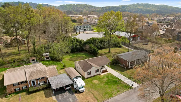 $300,000 | 124 Headlyn Drive, Hixson, TN 37343