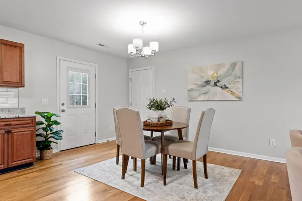 $300,000 | 124 Headlyn Drive, Hixson, TN 37343