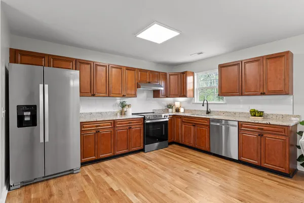 $300,000 | 124 Headlyn Drive, Hixson, TN 37343