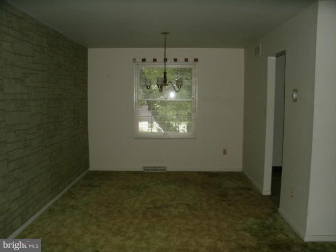 5441 Marsh Hawk Way Columbia, MD 21045 - Photo 7 of 15 Living Room