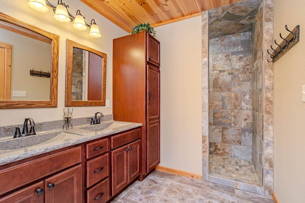 4387 Double Oaks Trail Rhinelander, WI 54501 - Photo 22 of 59 Gallery Image 22