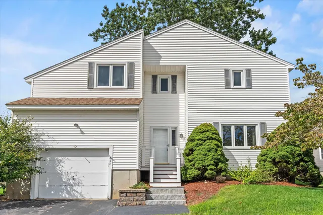 $445,000 | 27 Country Hill Road, Nashua, NH 03063