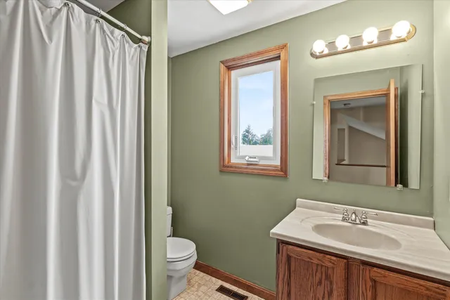 $445,000 | 27 Country Hill Road, Nashua, NH 03063