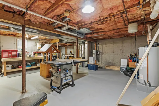 $445,000 | 27 Country Hill Road, Nashua, NH 03063