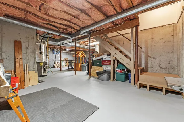 $445,000 | 27 Country Hill Road, Nashua, NH 03063