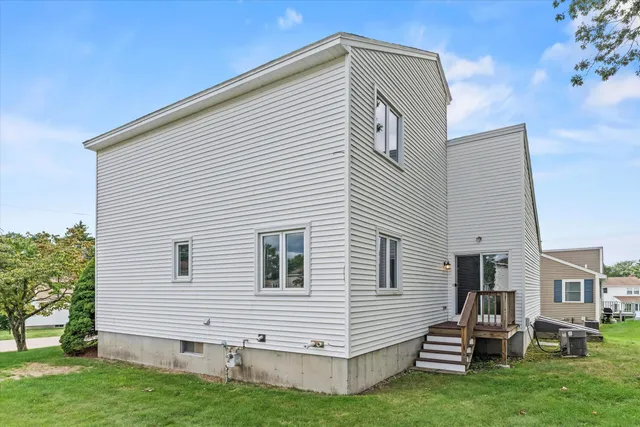 $445,000 | 27 Country Hill Road, Nashua, NH 03063