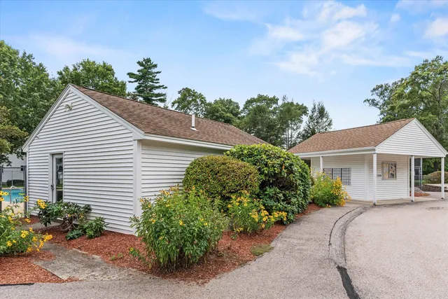 $445,000 | 27 Country Hill Road, Nashua, NH 03063