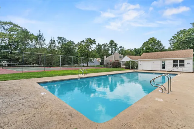 $445,000 | 27 Country Hill Road, Nashua, NH 03063