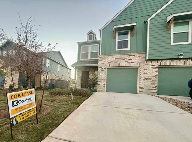 $2,025 | 176 Andross Lane, Bastrop, TX 78602