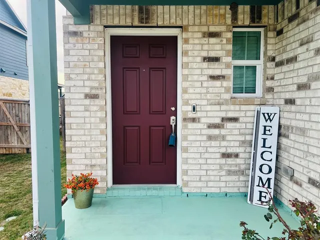 $2,025 | 176 Andross Lane, Bastrop, TX 78602