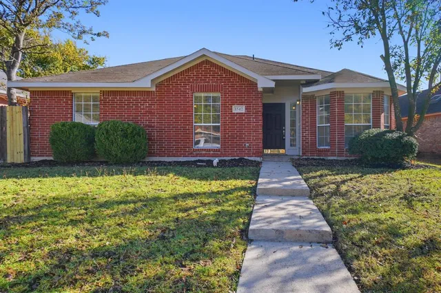 $244,900 | 1542 Sunny Meadow Road, Lancaster, TX 75134