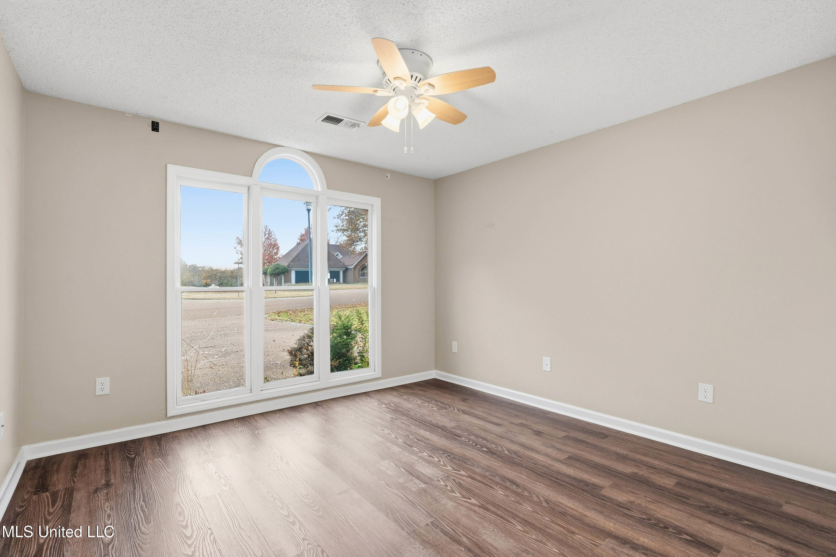 782 Fairway Trail Hernando, MS 38632 - Photo 7 of 28 8_11192025_05_782-fairway-trail_natalie_