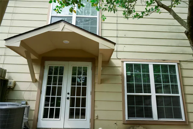 $1,700 | 14209 Briarsage Court, Unit TH15, Houston, TX 77077