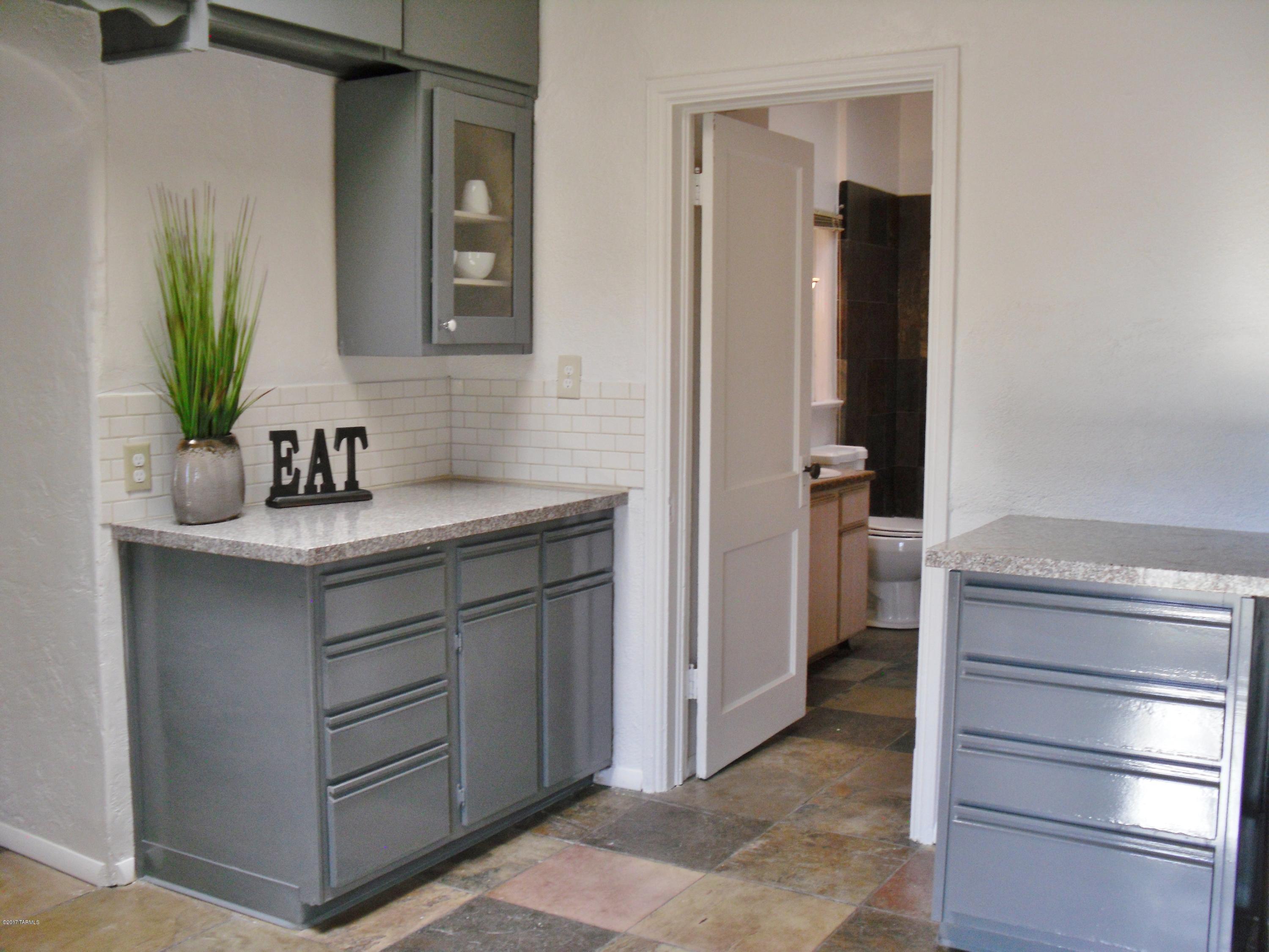 211 East Navajo Road Tucson, AZ 85705 - Photo 17 of 32 Gallery Image 17
