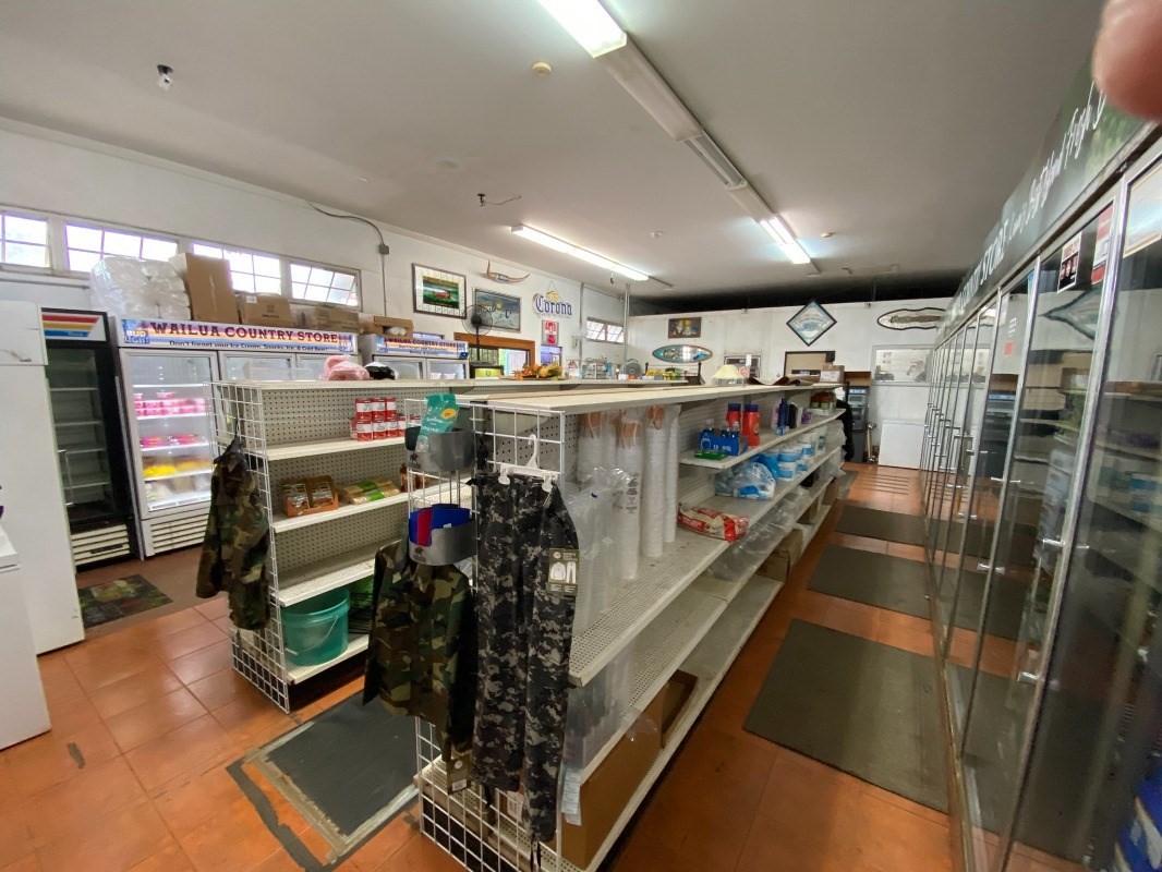 210 Kamalu Road Kapaa, HI 96746 - Photo 13 of 29 Inside of the store