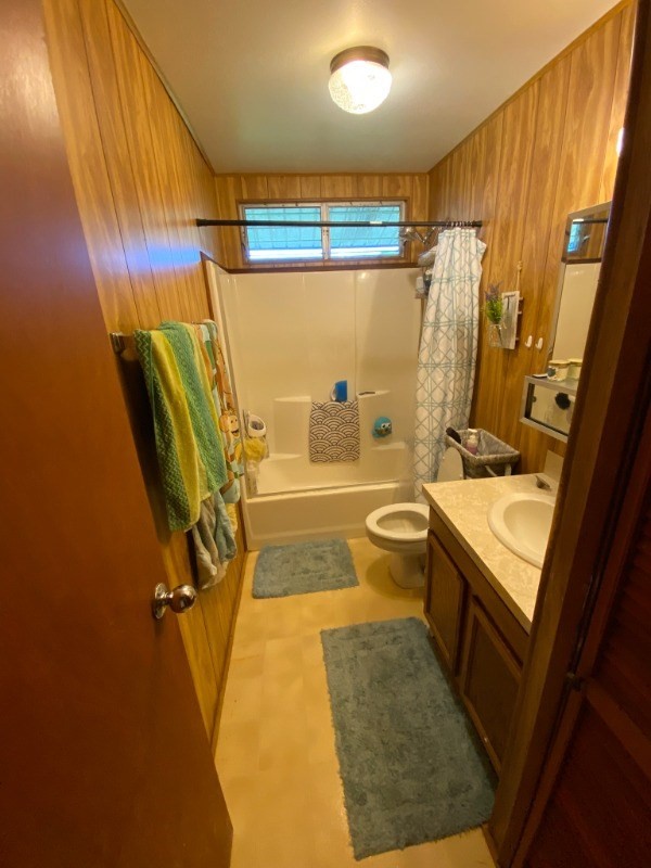 210 Kamalu Road Kapaa, HI 96746 - Photo 28 of 29 Hallway Bathroom