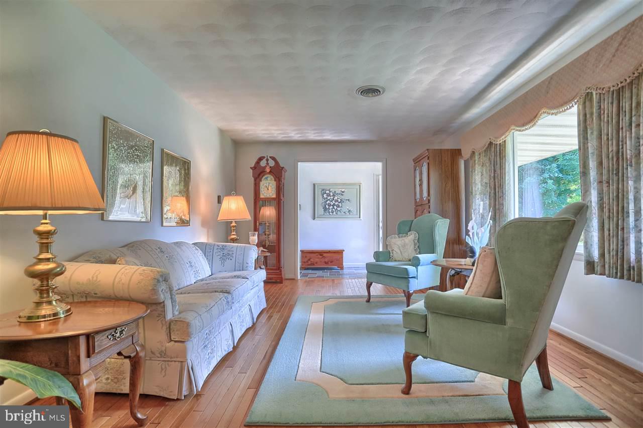 18141 Ridge Meadow Road Stewartstown, PA 17363 - Photo 5 of 25 Gallery Image 5