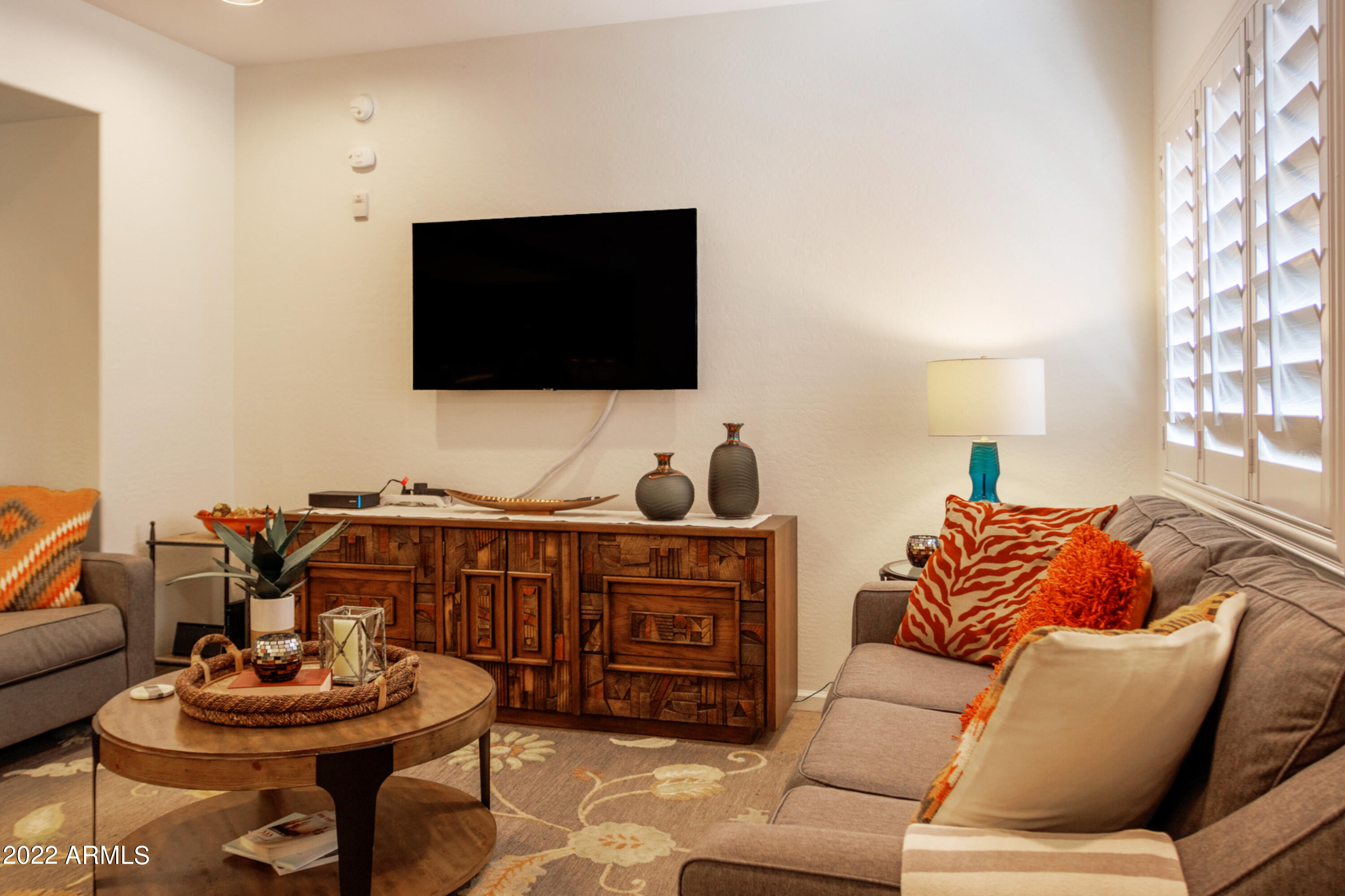 3935 East Rough Rider Road, Unit 1180 Phoenix, AZ 85050 - Photo 14 of 51 Living Rom-3
