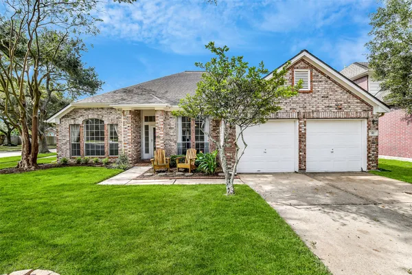 $2,450 | 317 Vantage Pointe Circle, League City, TX 77573