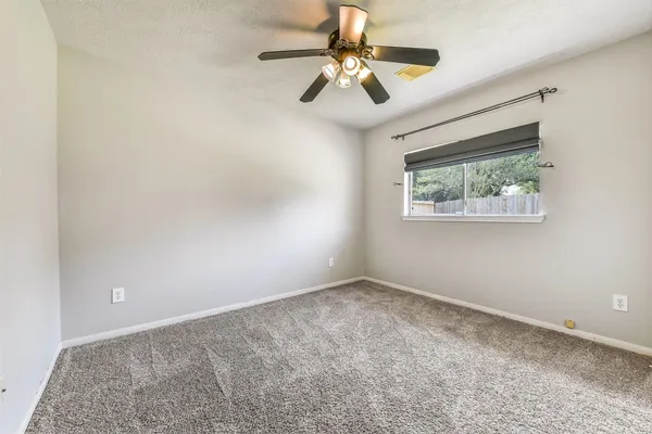 $2,450 | 317 Vantage Pointe Circle, League City, TX 77573