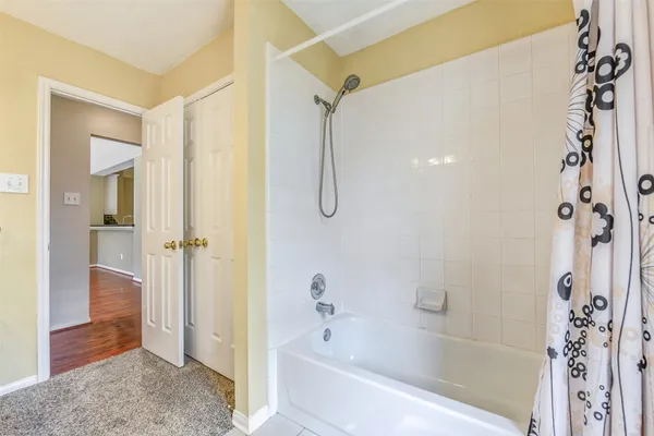 $2,450 | 317 Vantage Pointe Circle, League City, TX 77573