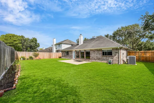$2,450 | 317 Vantage Pointe Circle, League City, TX 77573