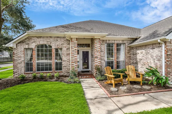 $2,450 | 317 Vantage Pointe Circle, League City, TX 77573