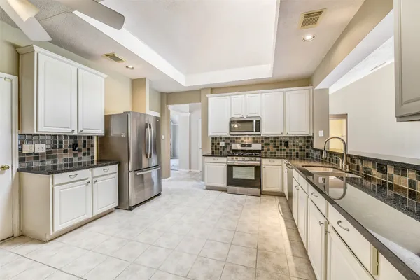 $2,450 | 317 Vantage Pointe Circle, League City, TX 77573