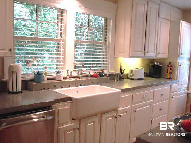 511 Liberty Street Fairhope, AL 36532 - Photo 11 of 16