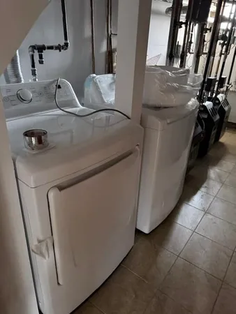 $3,000 | 85 Laidlaw Avenue, Unit 1, Jersey City, NJ 07306