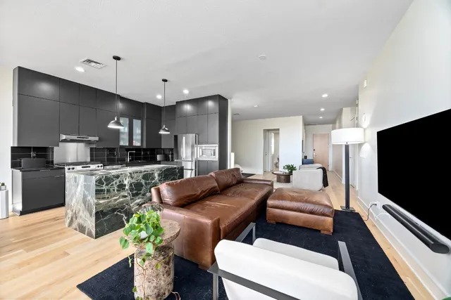 $550,000 | 555 East 5th Street, Unit 521, Austin, TX 78701