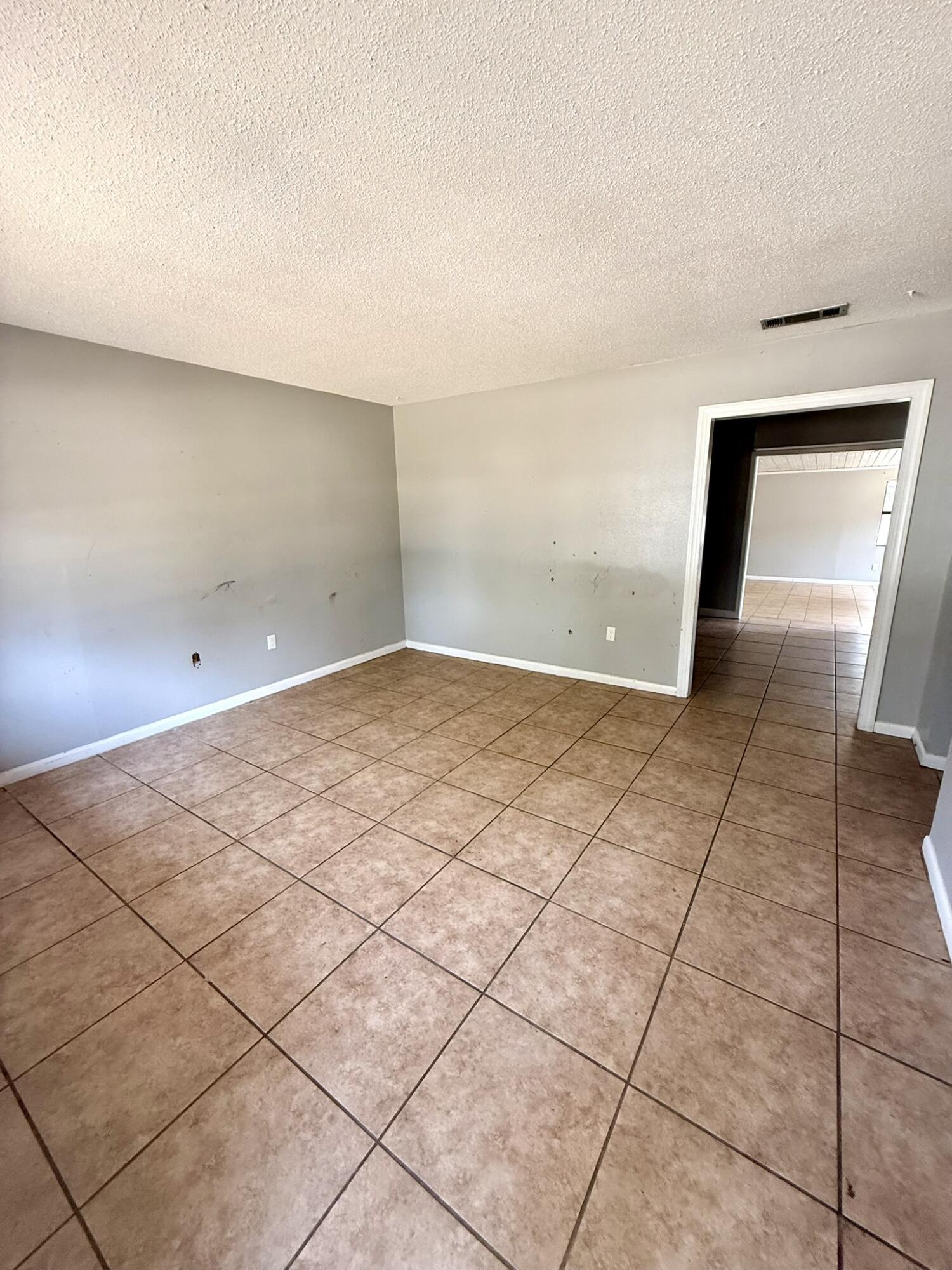 52 Berwick Circle Shalimar, FL 32579 - Photo 6 of 22 IMG_7567
