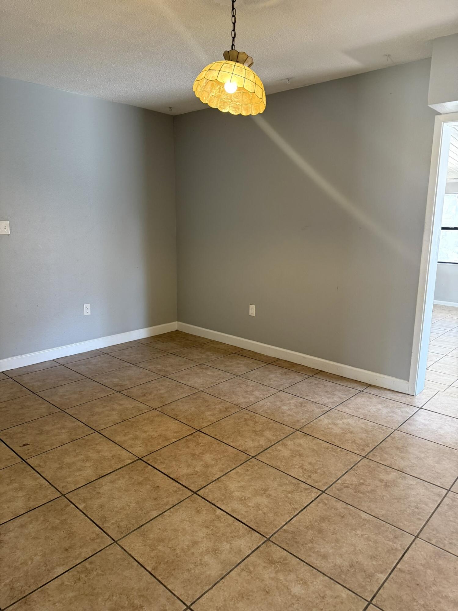 52 Berwick Circle Shalimar, FL 32579 - Photo 7 of 22 IMG_7568
