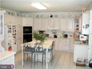 21 Grouse Point Circle Shillington, PA 19607 - Photo 4 of 6 Gallery Image 4