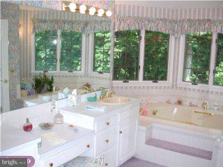 21 Grouse Point Circle Shillington, PA 19607 - Photo 6 of 6 Gallery Image 6