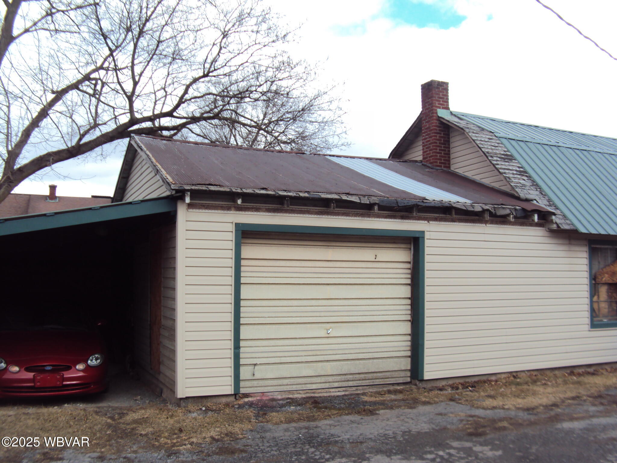 Garage outbuilding