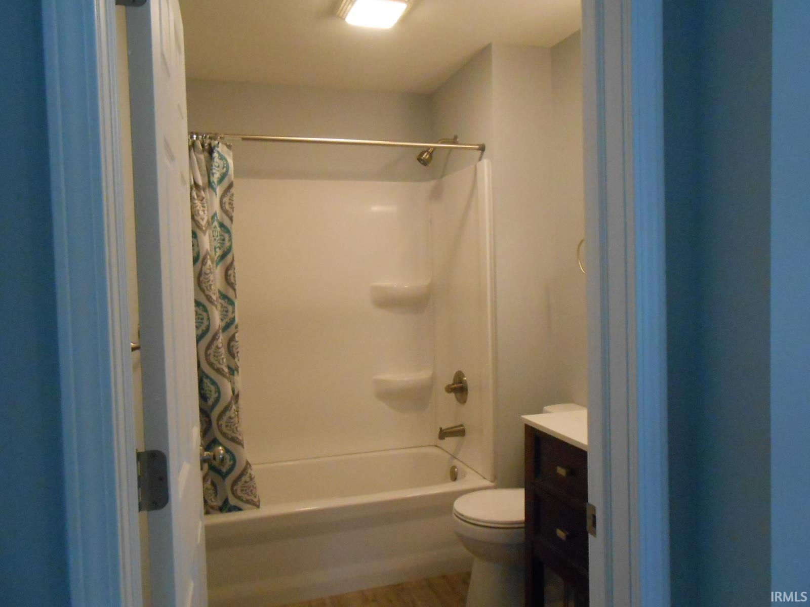 525 Q Street Bedford, IN 47421 - Photo 6 of 10