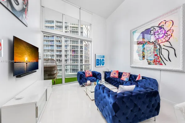 $3,950 | 475 Brickell Avenue, Unit 2811, Miami, FL 33131