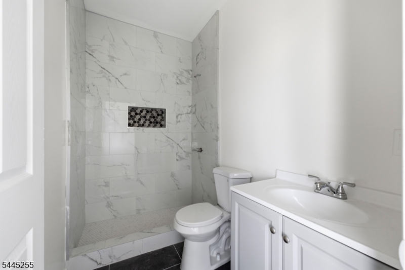 183 Graham Avenue Paterson, NJ 07501 - Photo 16 of 32